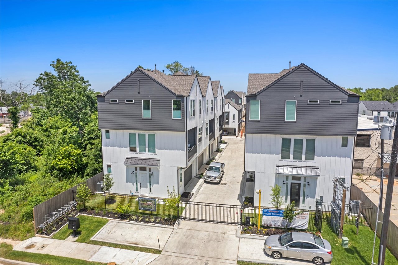 2403 PAUL QUINN STREET