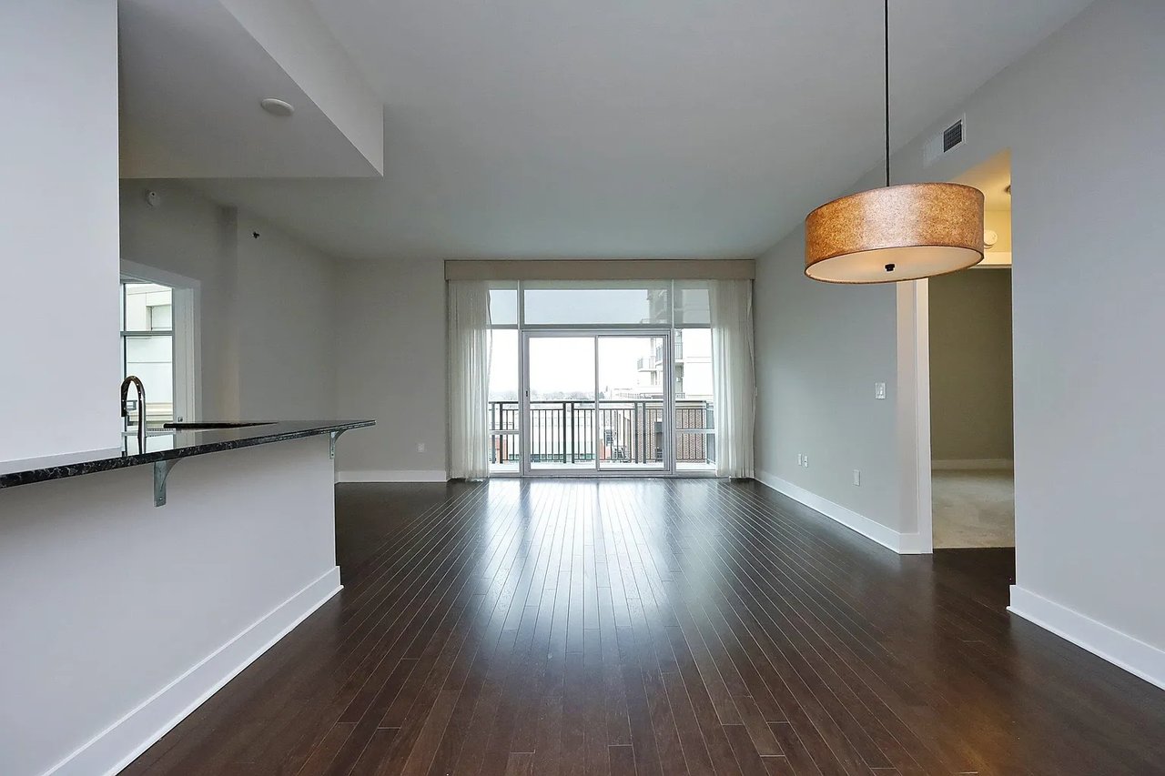 140 W Franklin St #514