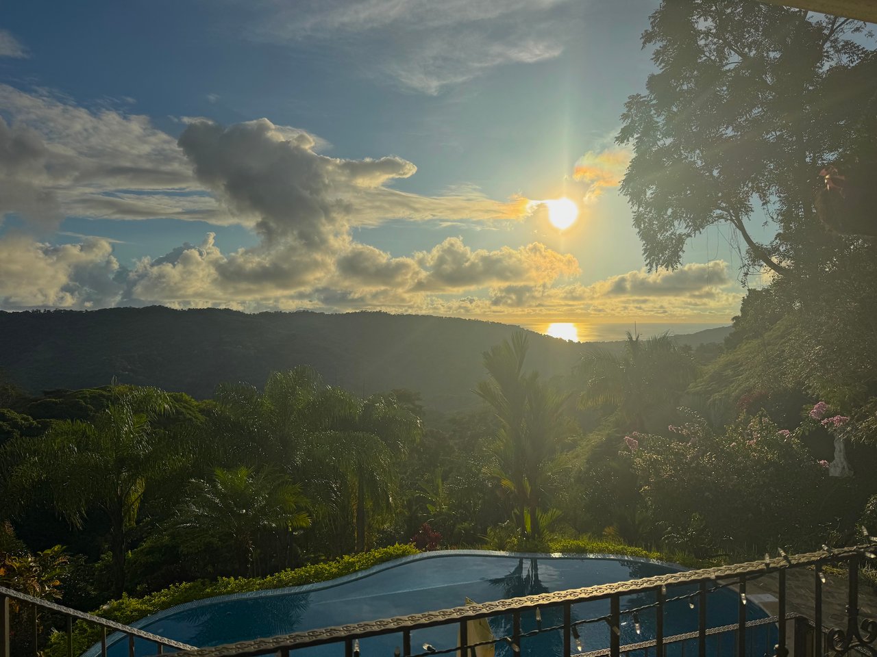 CASA ORQUIDEA – LUXURY HOME WITH OCEAN VIEWS IN GATED COMMUNITY
