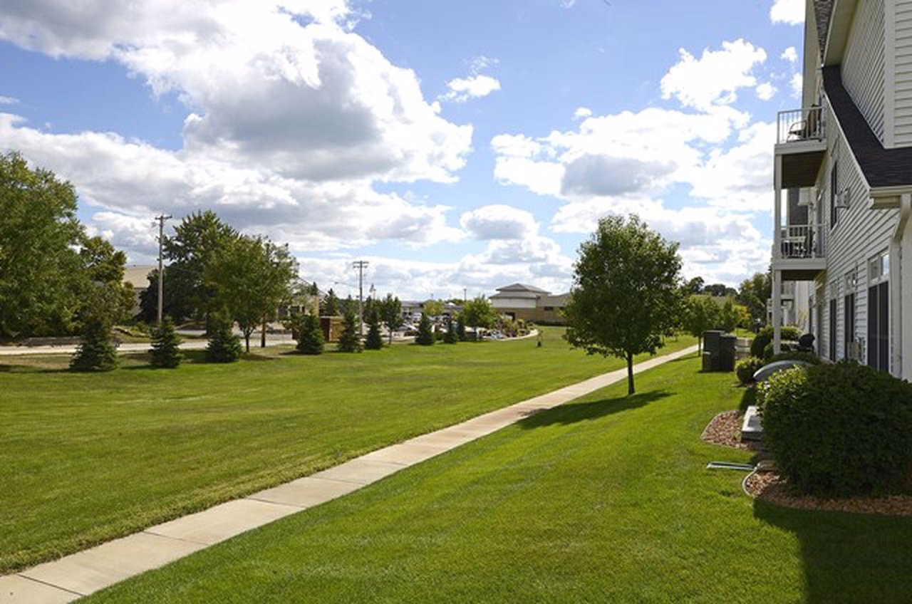 2150 Old School Rd #252, Mound