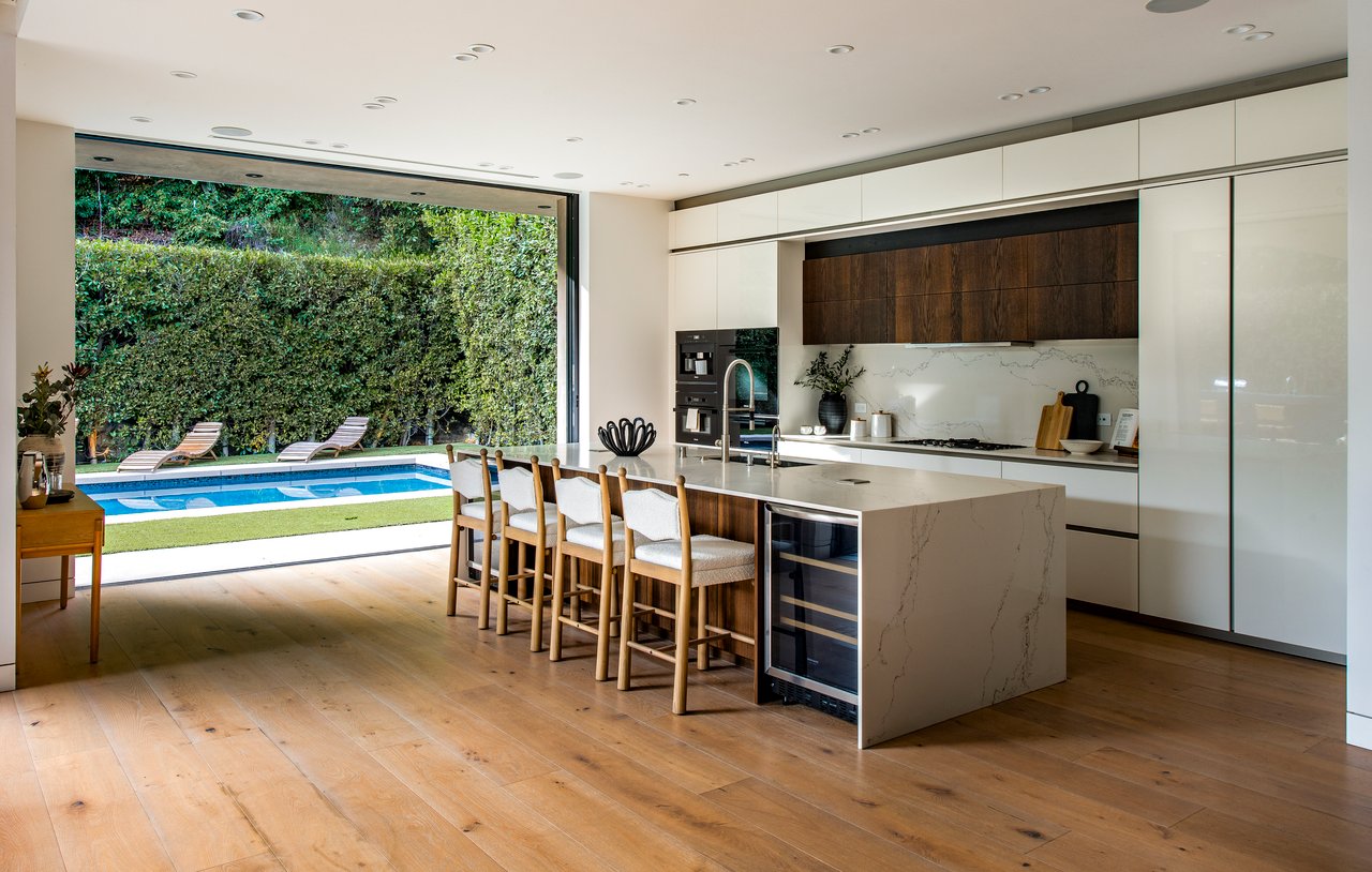 1845 Coldwater Canyon Dr