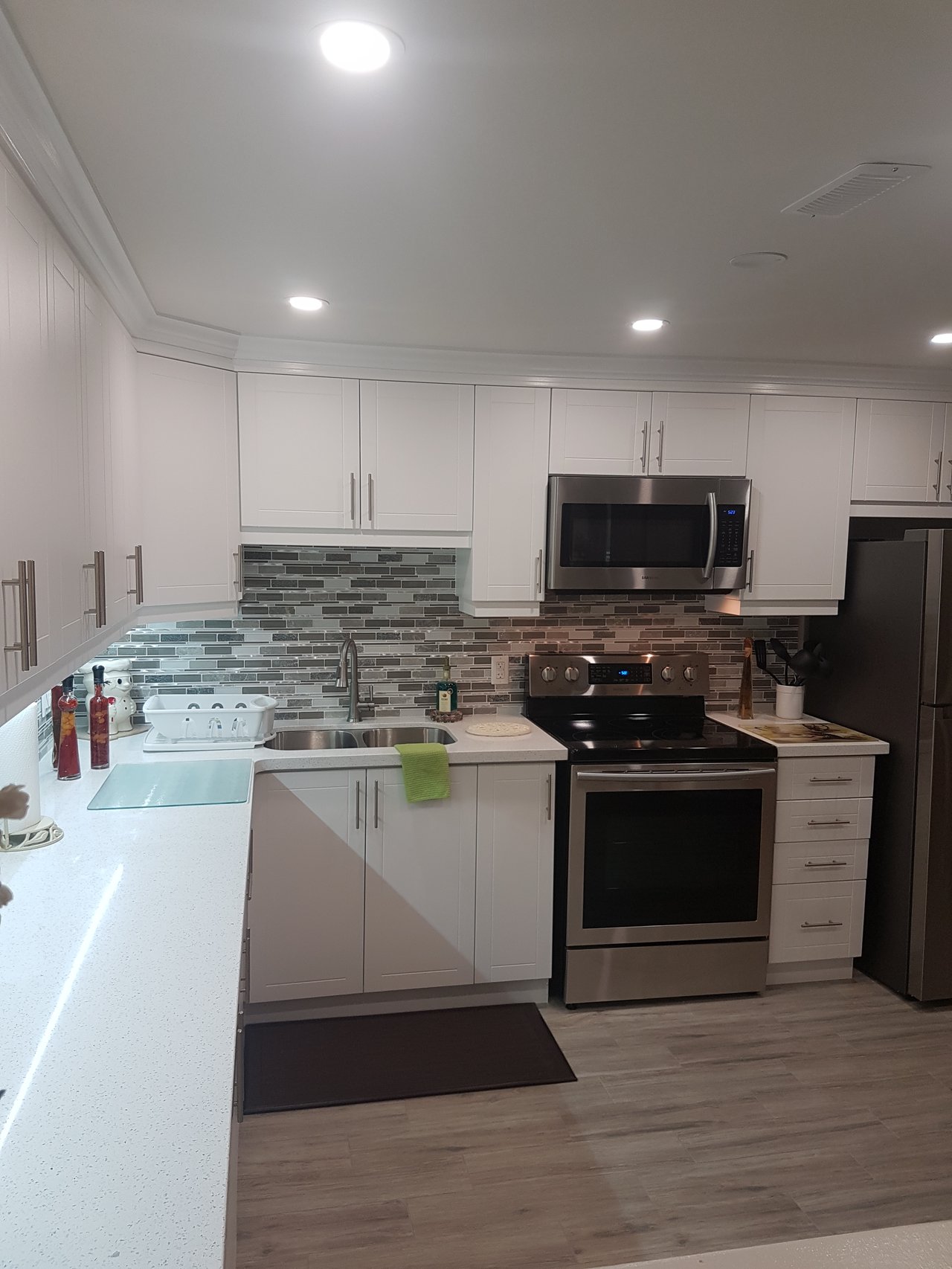3323 Queen Frederica Dr
