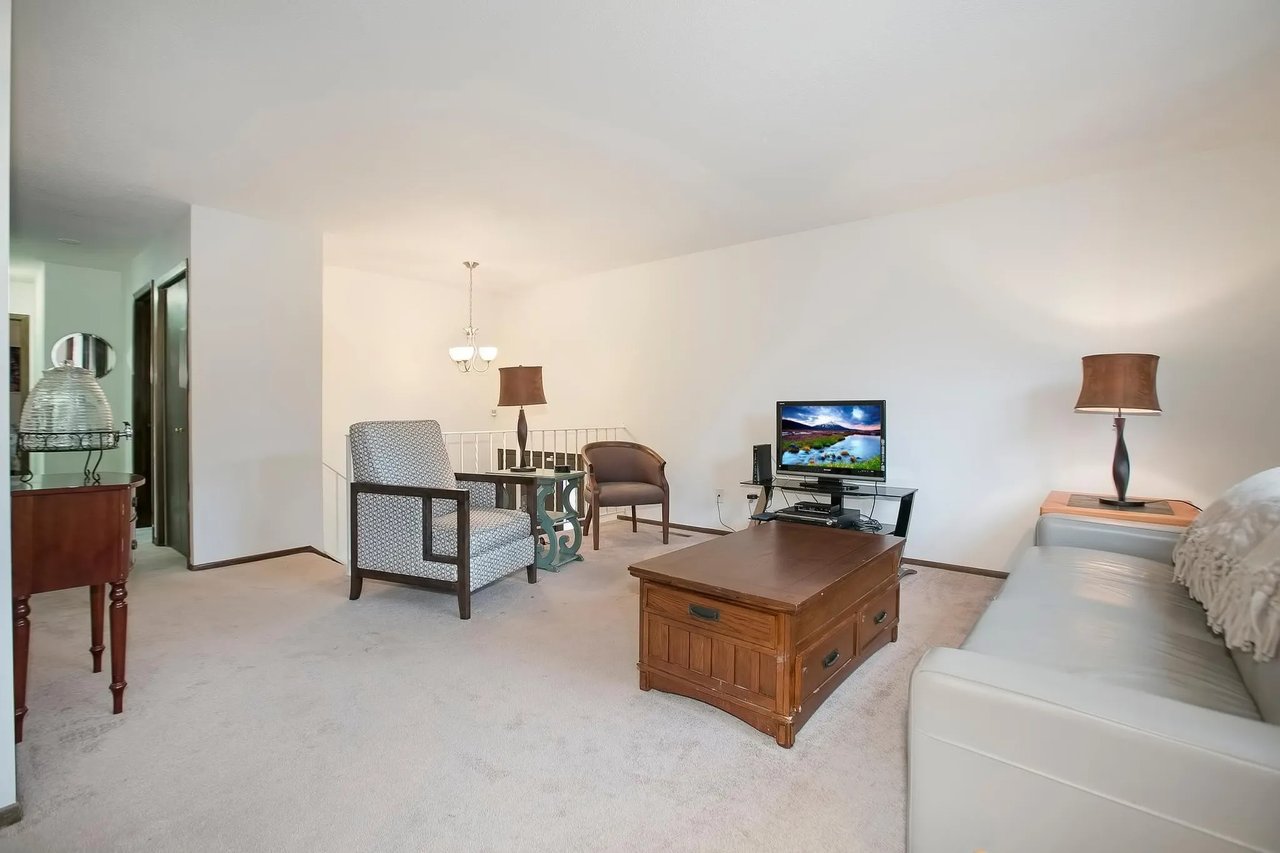 3584 York Dr