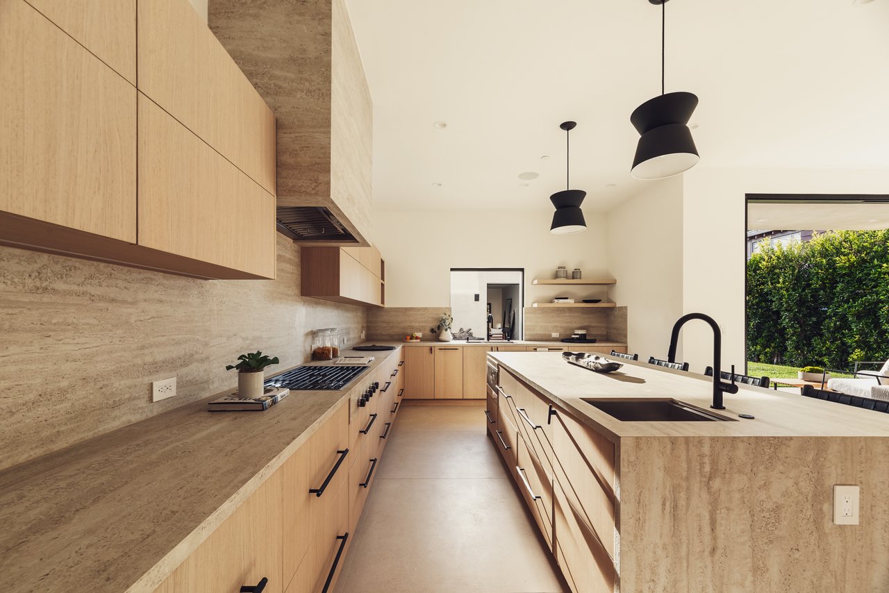 2115 Walnut Ave, Venice