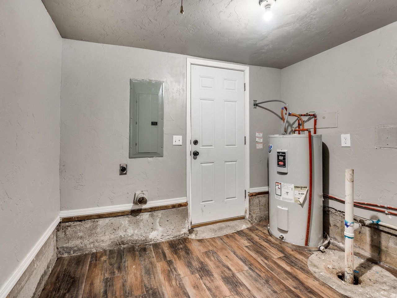 1313 Laverne