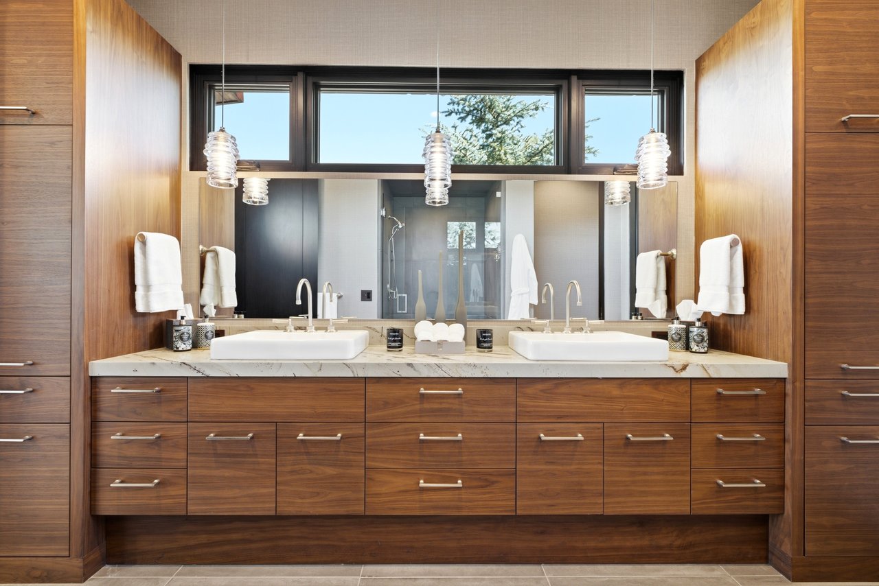 Top-of-Promontory Architectural Estate — Furnished & Turnkey - Front-Row Mountain Views