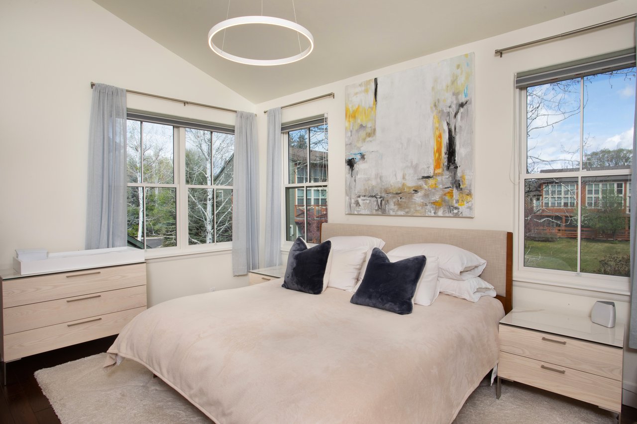 Bright & Stylish Willits Townhome with Modern Upgrades