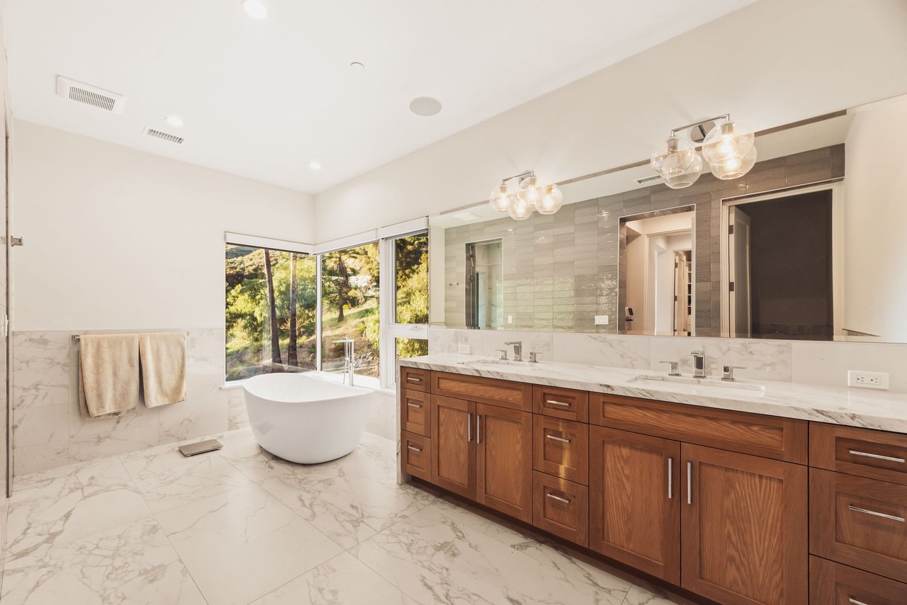 Extraordinary Modern Farmhouse 