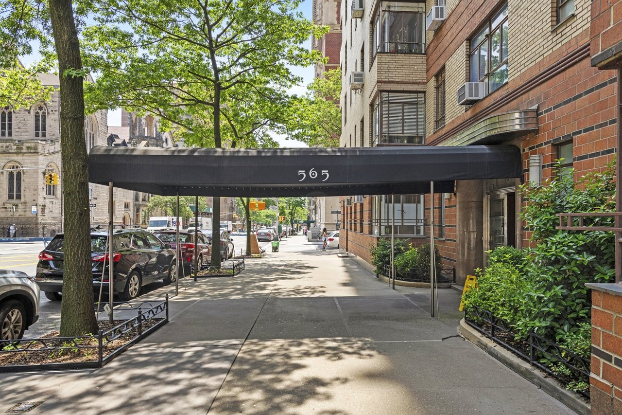 565 West End Avenue 19B
