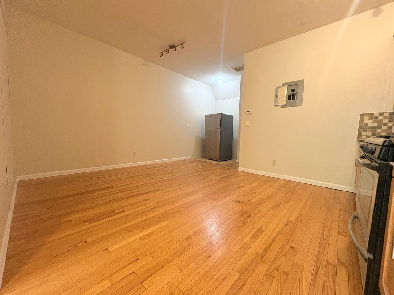 18 Goodwin Place 1A