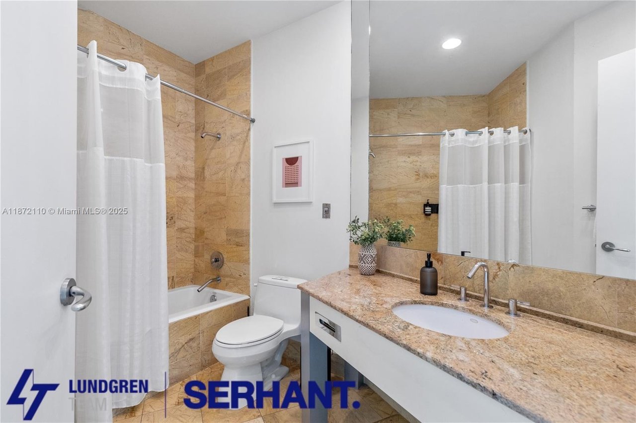 1395 Brickell Ave #3404