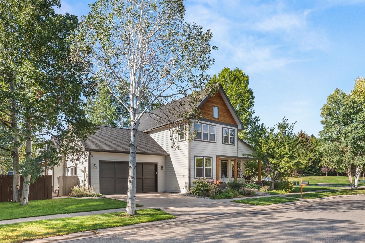 Your New Willits Home Awaits