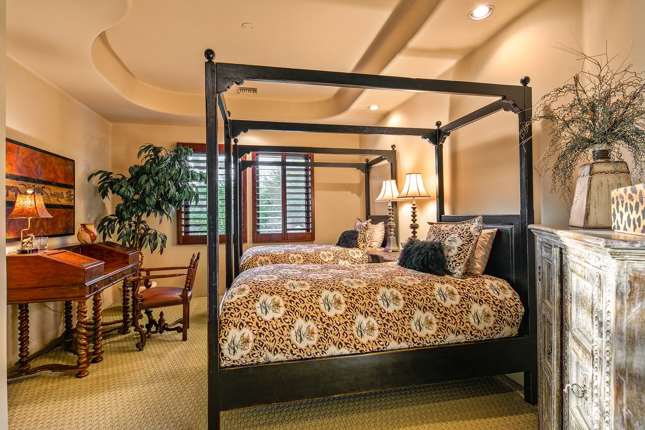 7311 E ARROYO HONDO Road