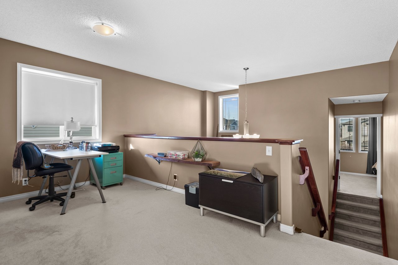 98 Tuscany Ravine Close NW