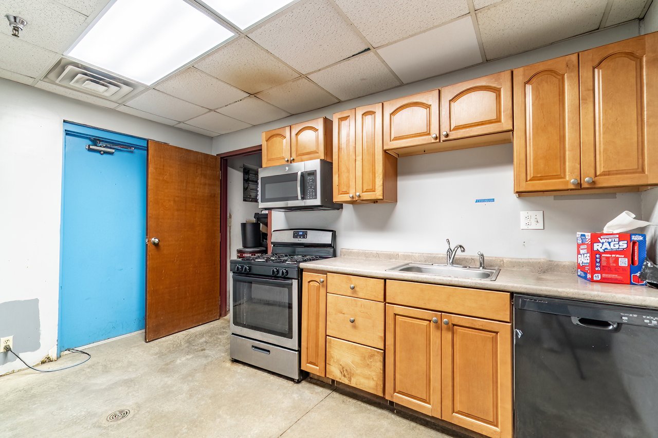 Ball State Greek House Goes to Public Auction