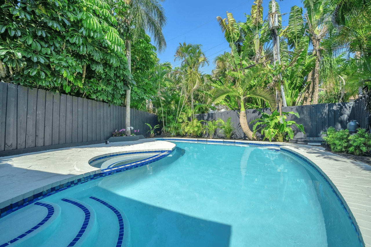 215 NE 17th Ave