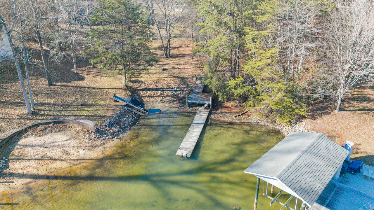 100 Sandpiper DR