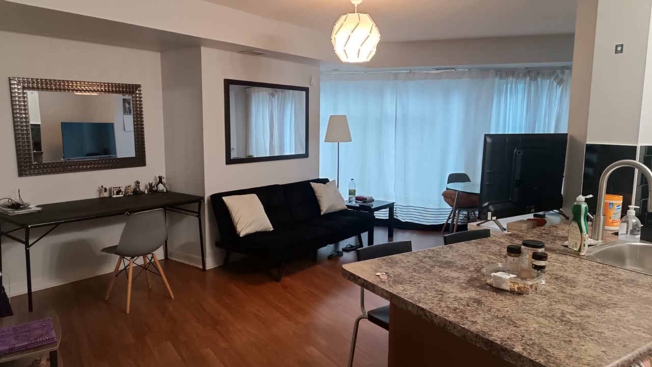 200 Victoria Street Unit: 1110