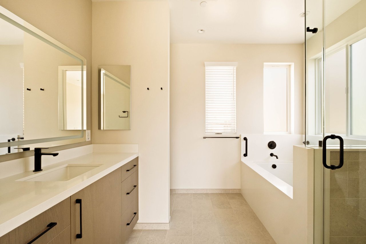 2325 27th St #B, Sunset Park