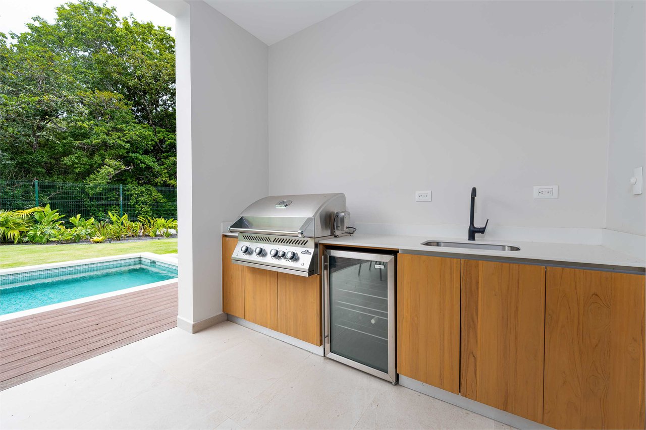Bosques de Pinilla Unit 15 – Model A | Fully Furnished 4-Bedroom Home with Vehicles