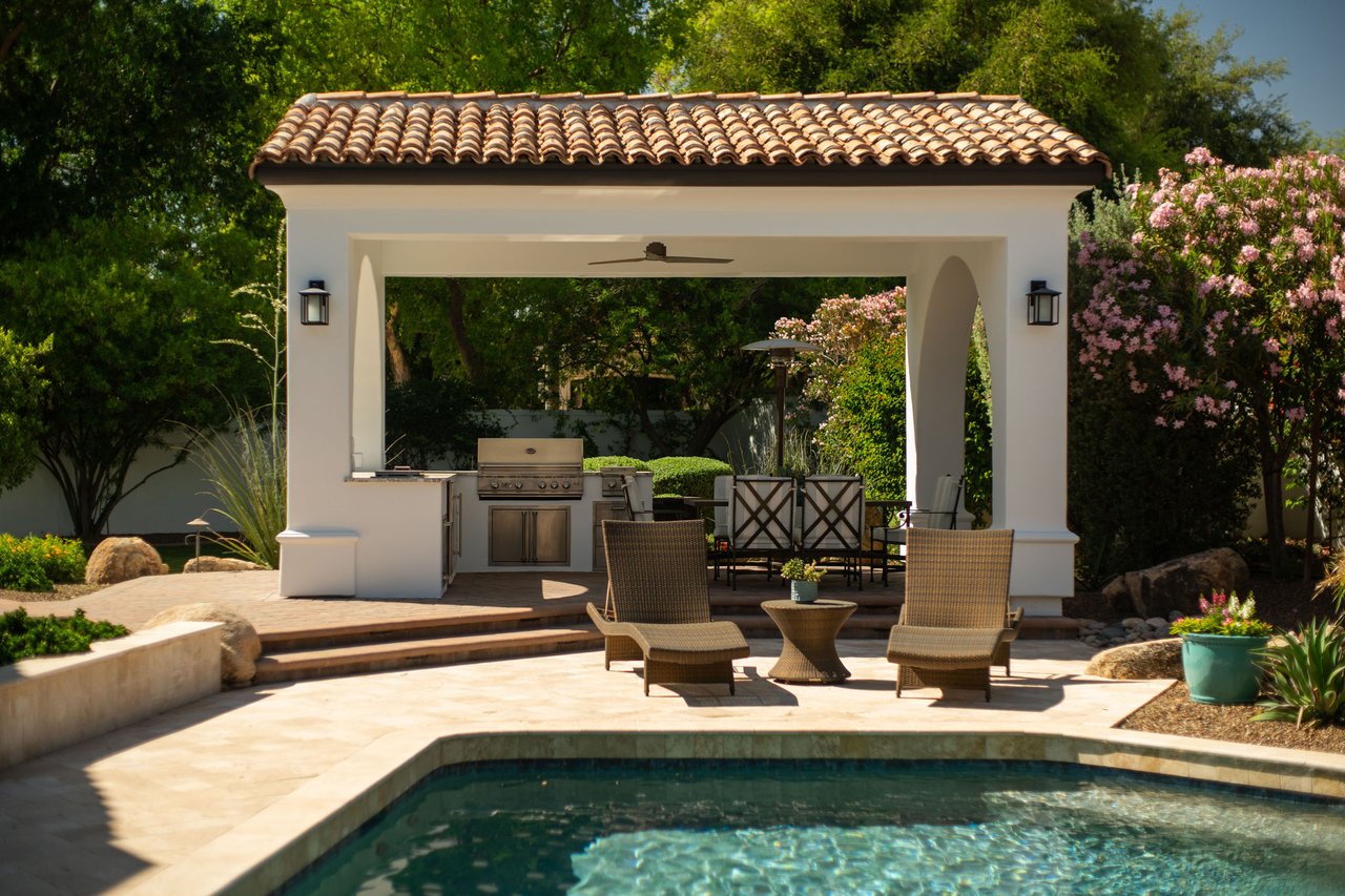 7115 E FOOTHILL Drive