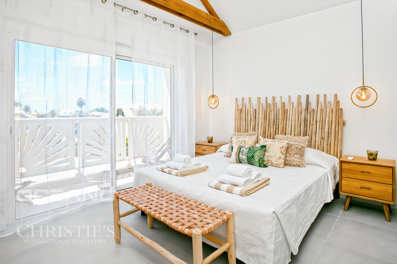 DUPLEX APARTMENT – ORIENT BAY | EXCLUSIVE LISTING