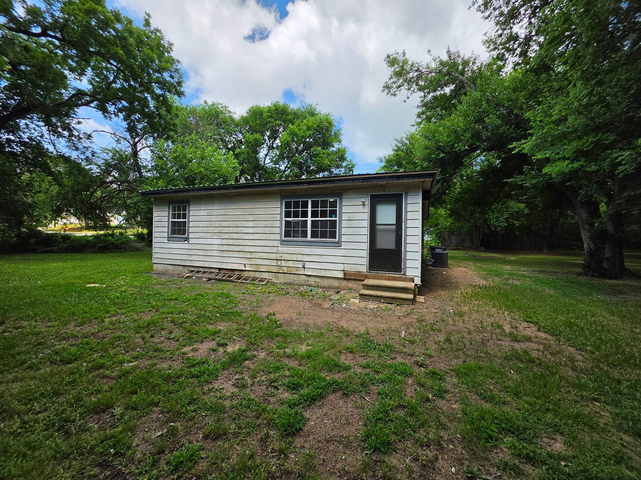 302 East Anna Street