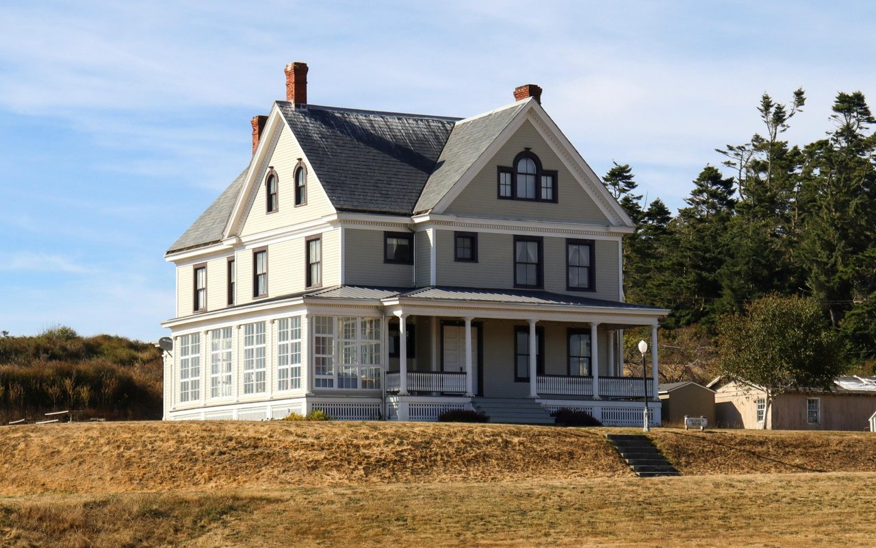 In Love With Historic Homes? Here Are The Pros And Cons Of Buying One