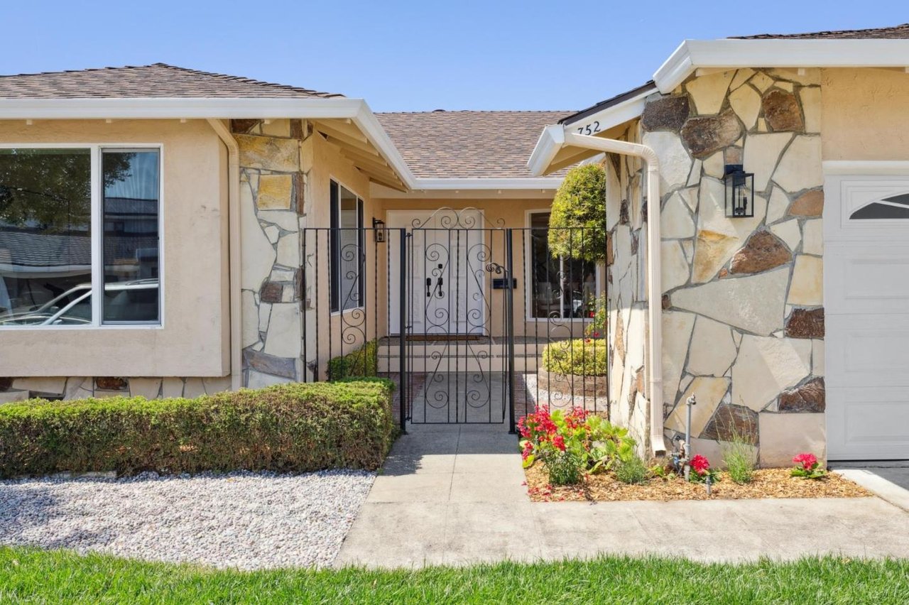 752 Matsonia Dr