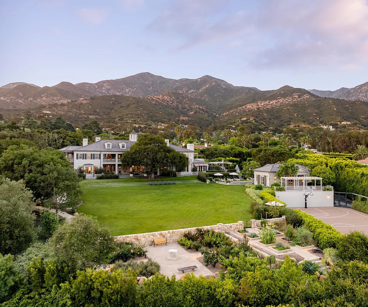 700 Picacho Ln