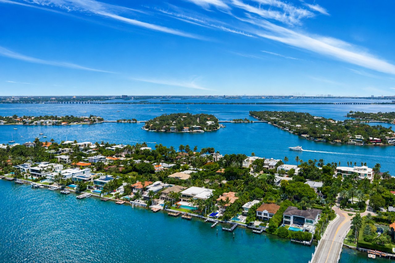 270 S Hibiscus Drive