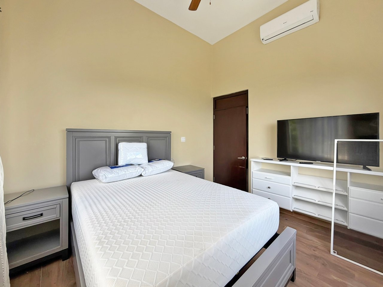 1120 Rogue's Bay 1 Bedroom Apartment