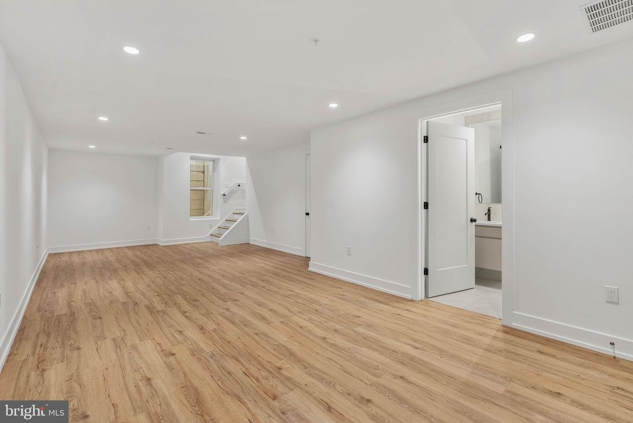 660 Fairmount Ave, Philadelphia, PA 19123