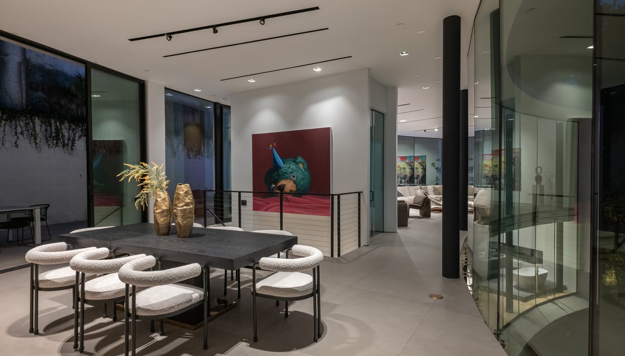 9277 Thrush Way, Sunset Strip