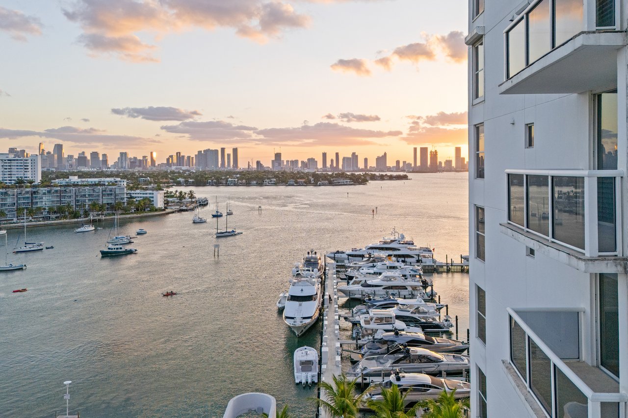 1800 Sunset Harbour 1202/04