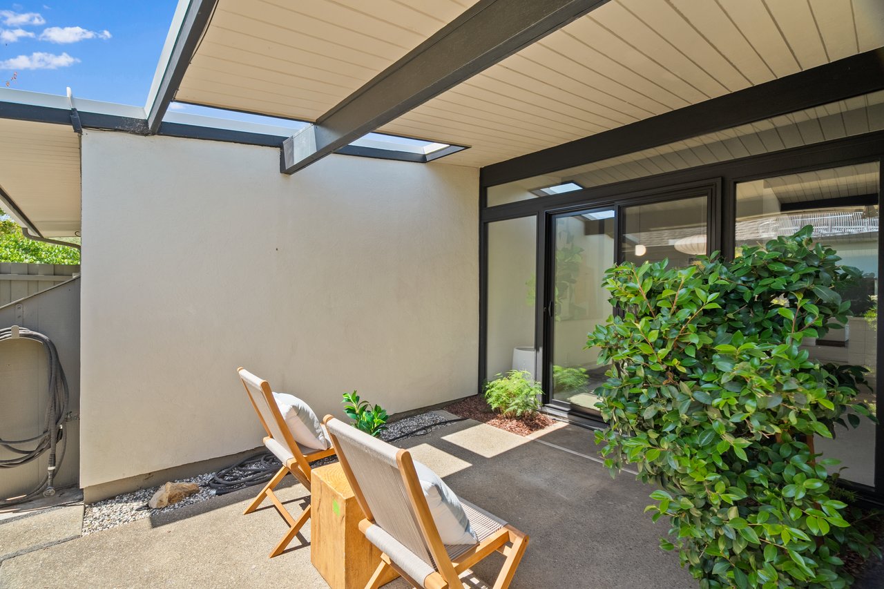 807 Blanchard WAY