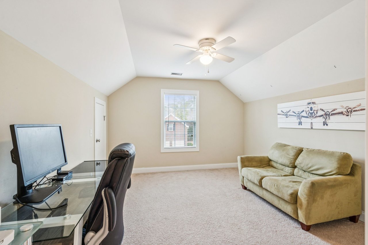 5516 Crescent View Dr