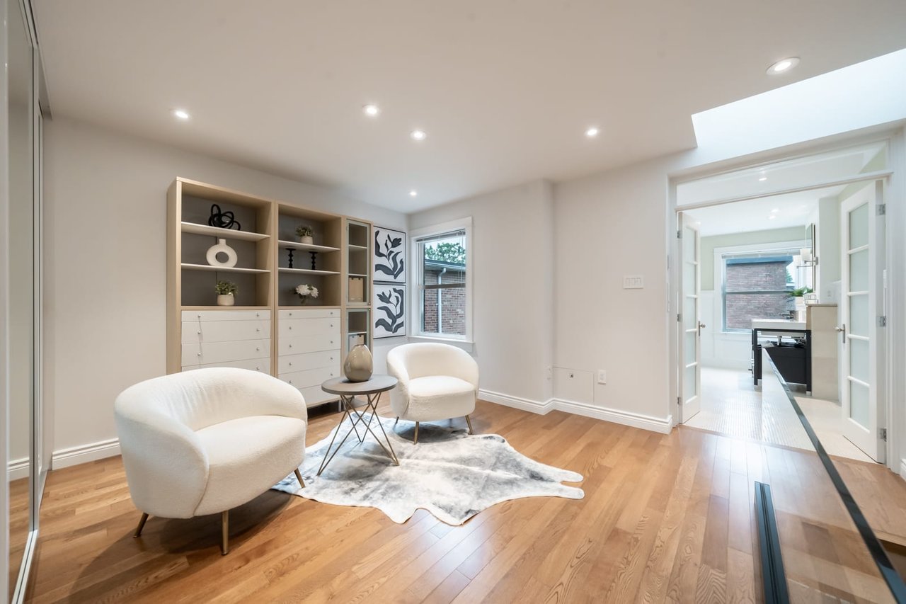 223 Indian Rd Cres