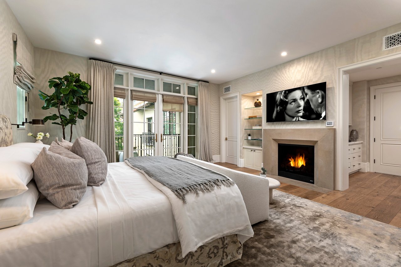 10210 Century Woods Dr, Century City