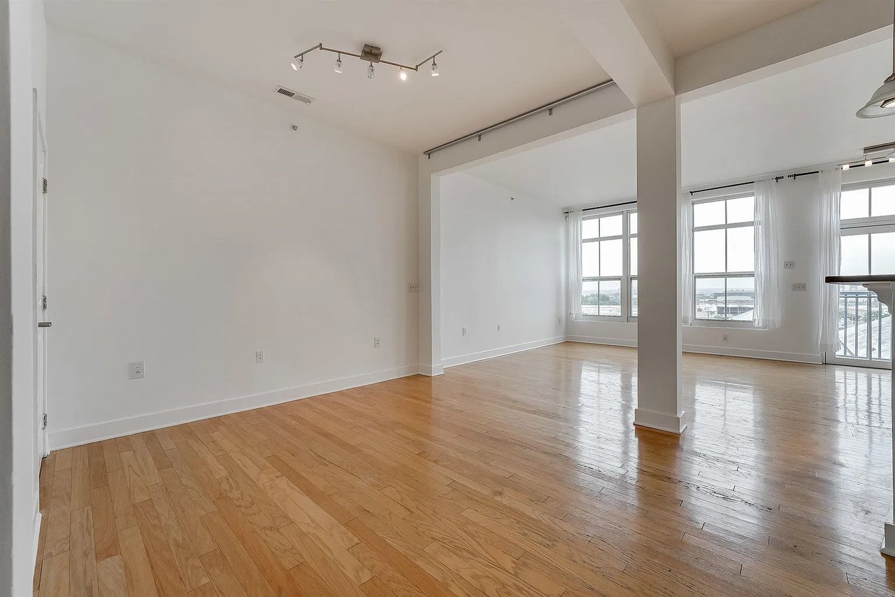 3 Greenwich Dr #112