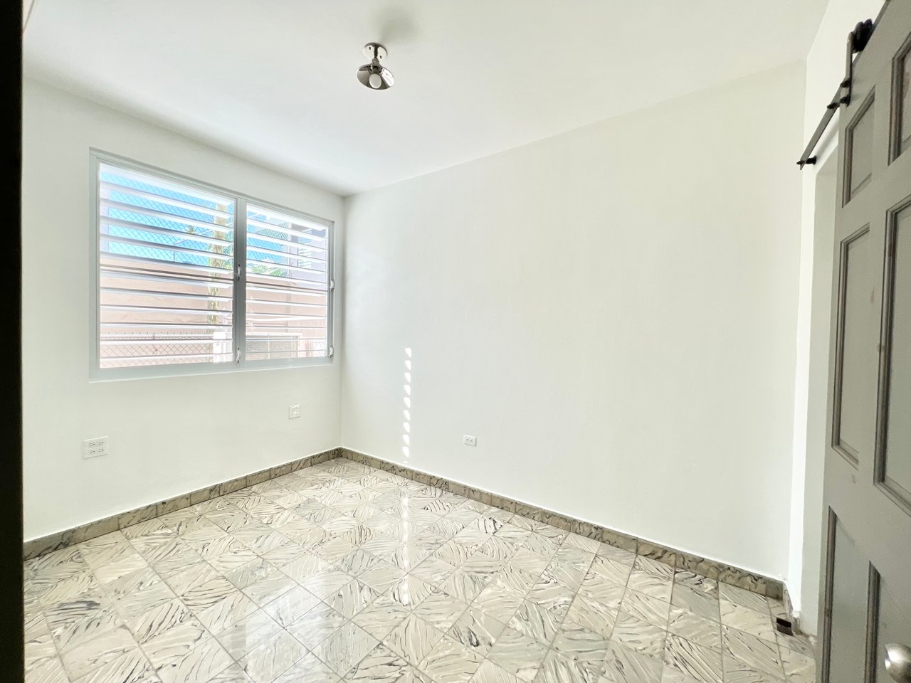 Cond. Nilsa | Miramar, San Juan