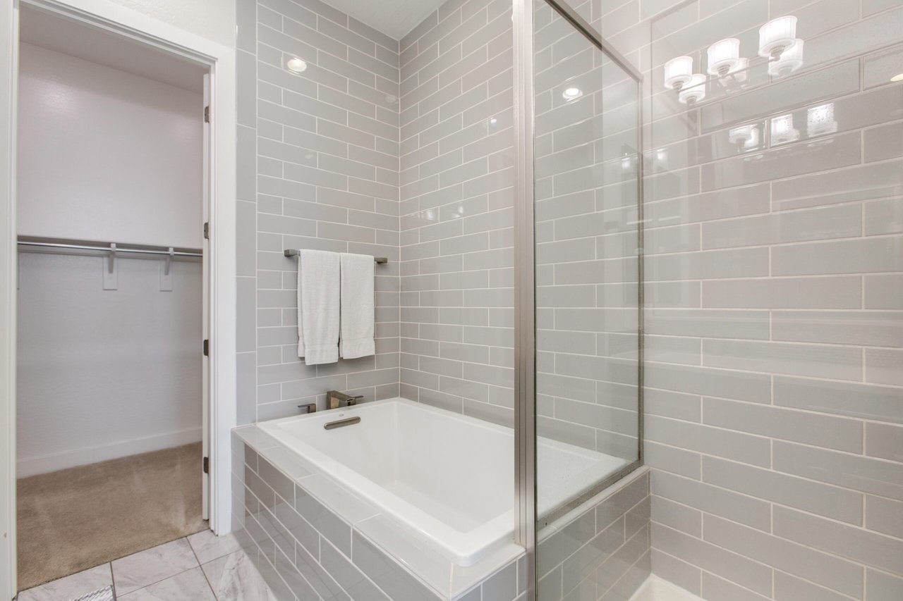 6565 E Thomas Rd. #1142