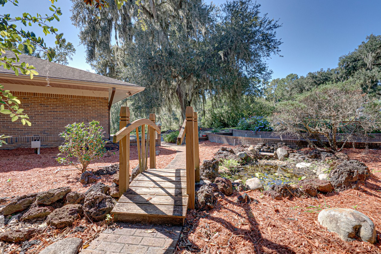18728 LAKE IOLA RD