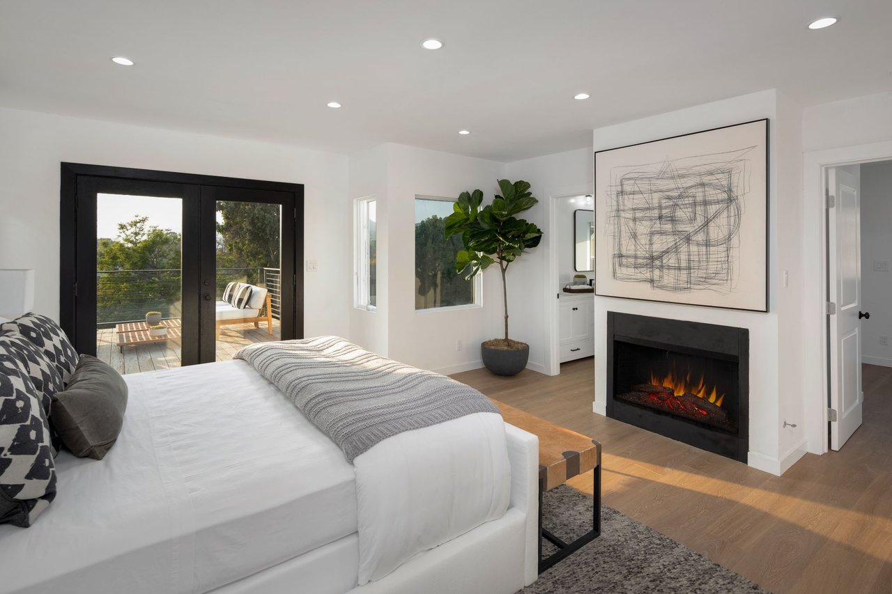 574 Mount Holyoke Ave