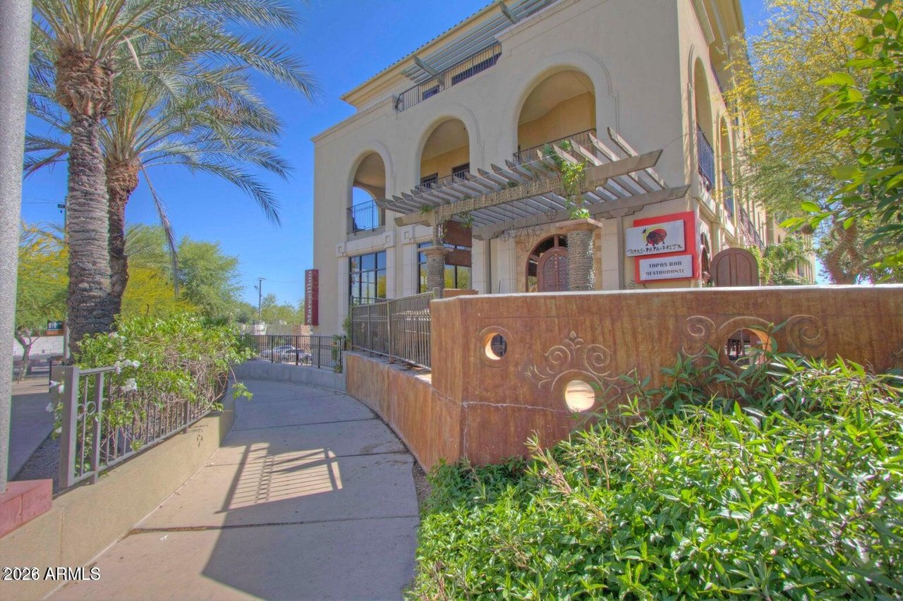 7117 E Rancho Vista Dr, #5001