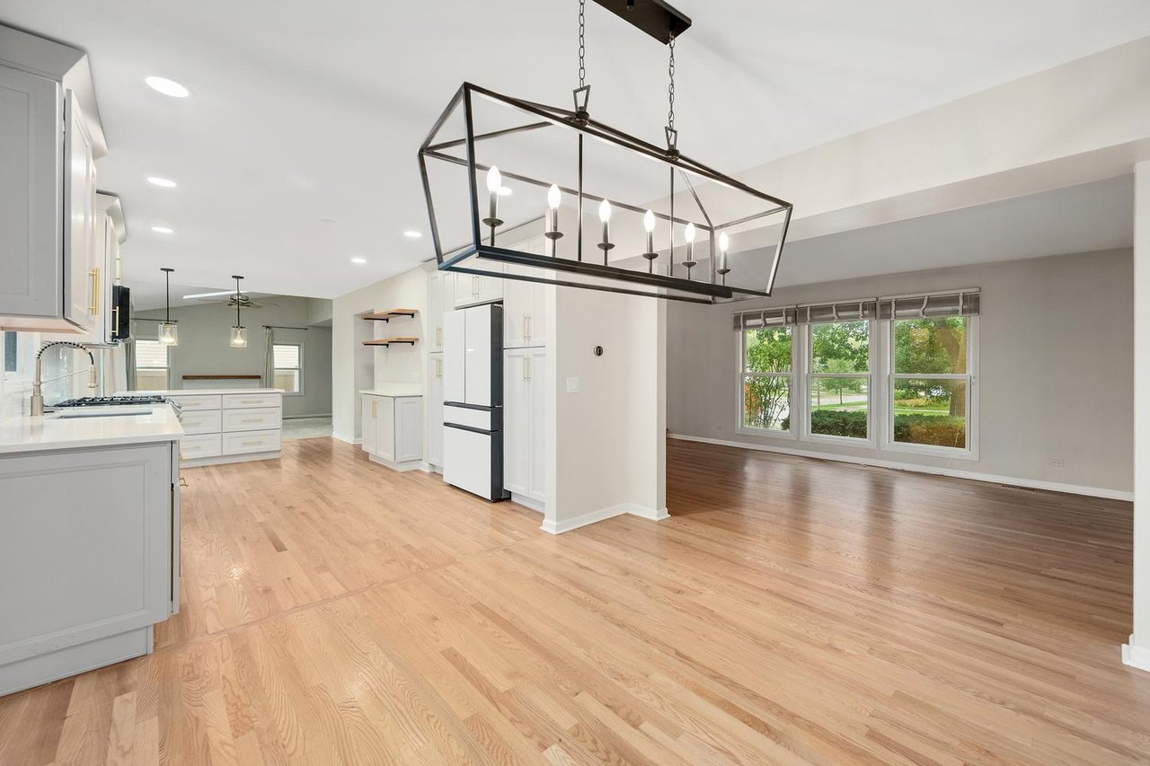 1N325 Tamarack Dr, Winfield IL – Move-In Ready Home in Timber Ridge Listed at $580,000