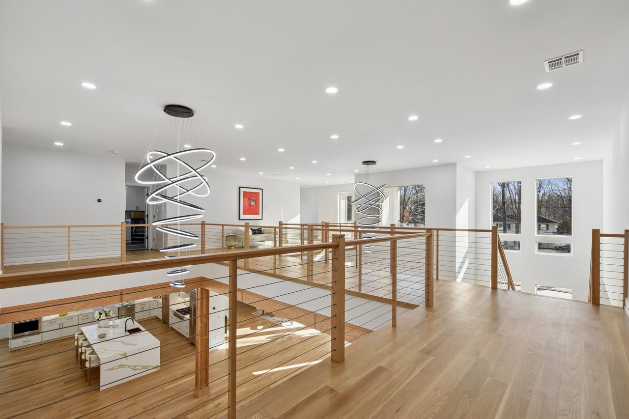 19 Highlander Dr