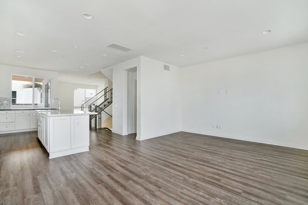 1688 Shoreline Way