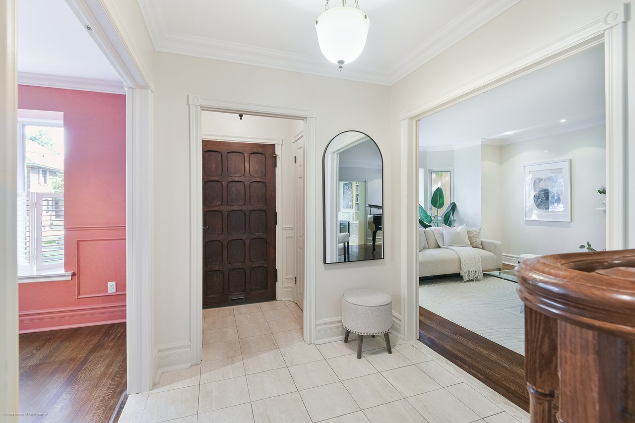 Moore Park 5 Bedroom on Lush Lot