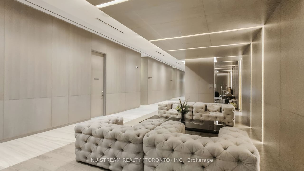 ICONIC LIVING AT 100 HARBOUR ST